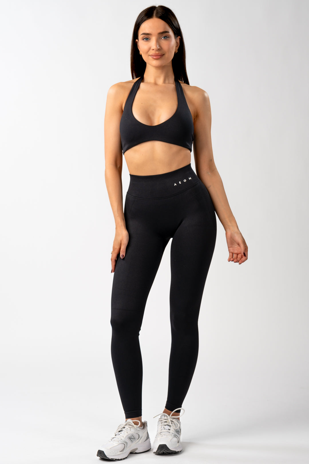 SASTAVI SVOJ BOOTY LIFT OUTFIT (4 DIJELA)