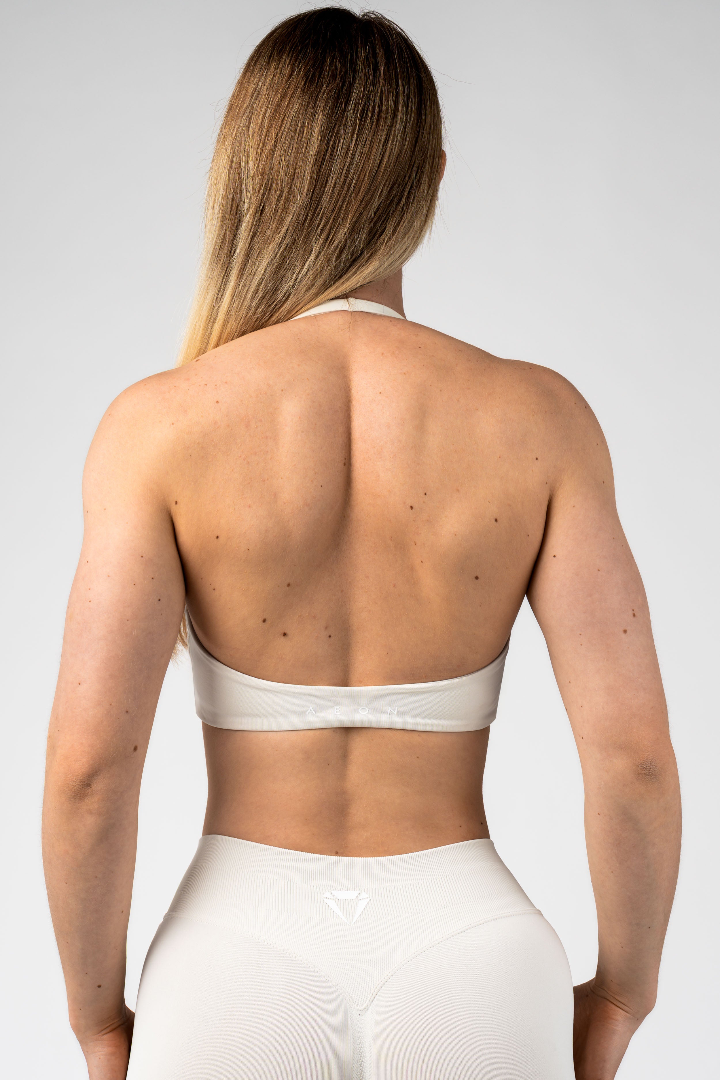 MOTION BEŠAVNI HALTER NECK GRUDNJAK V2