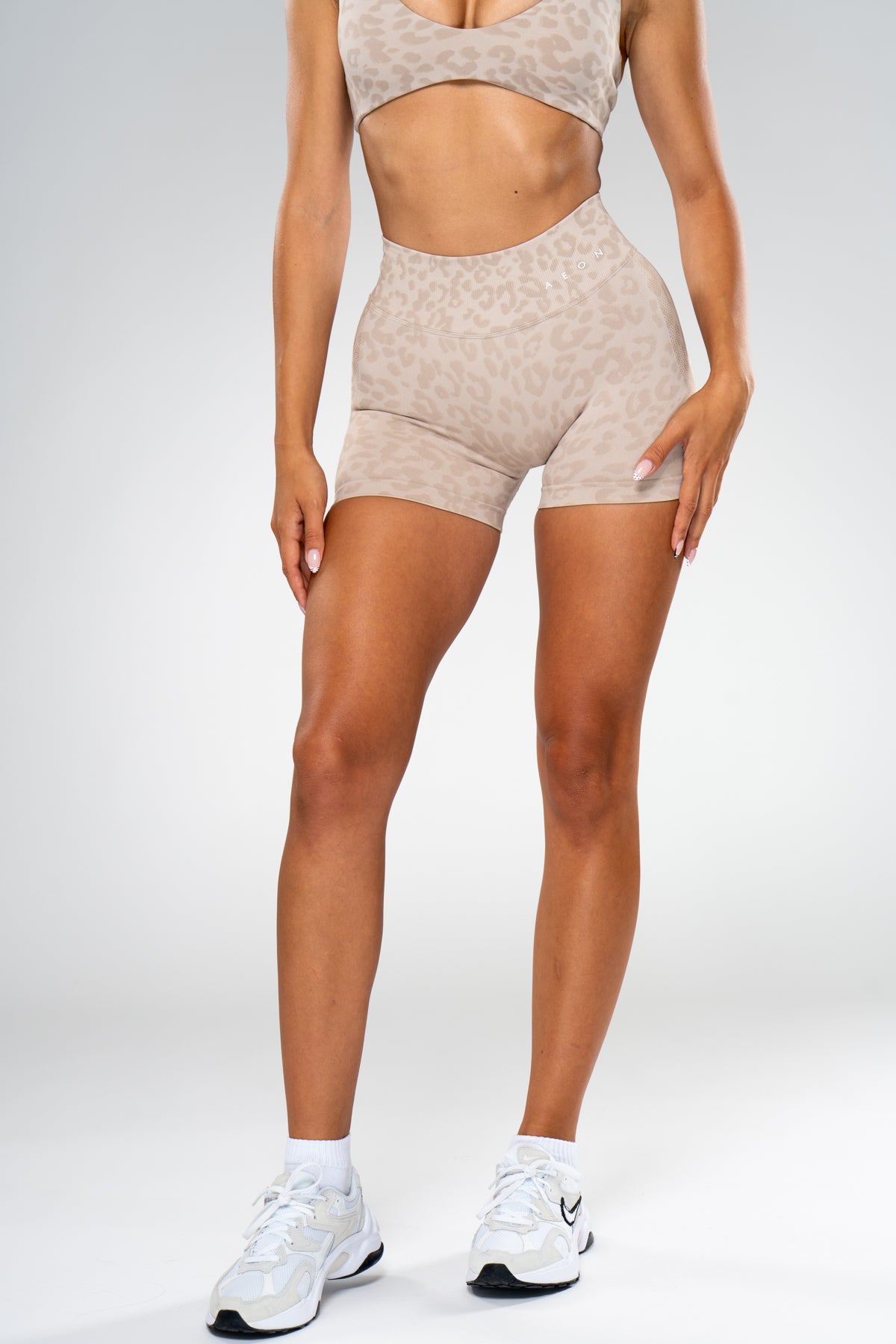 MOTION LEO MID WAIST SCRUNCH KRATKE TAJICE V2