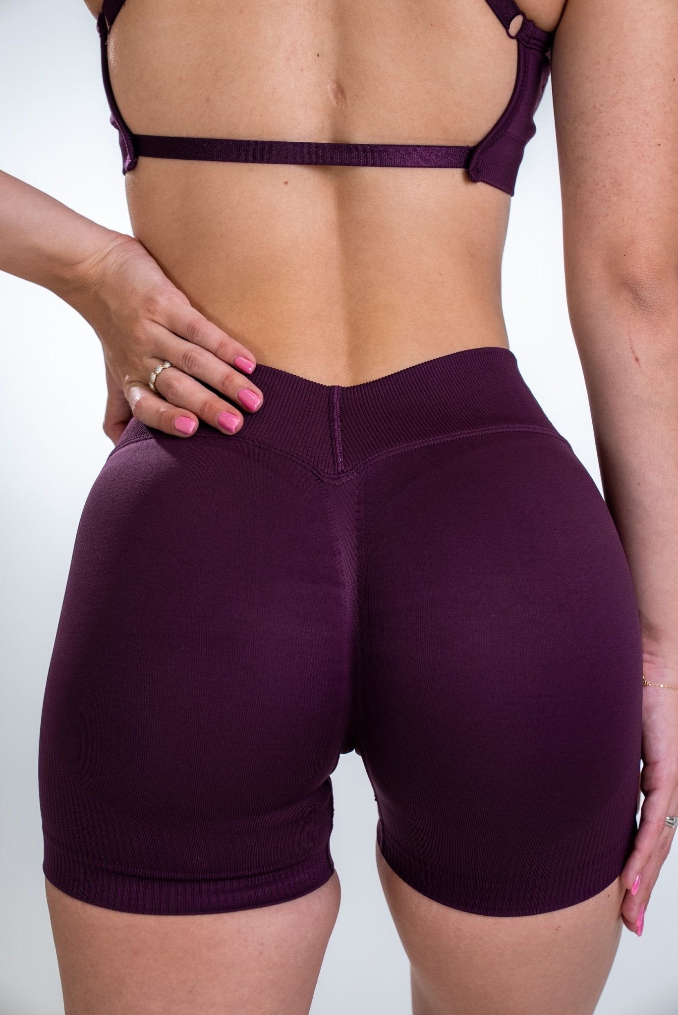 DEFINE V-BACK SCRUNCH SHORTS - Aeon Athletics