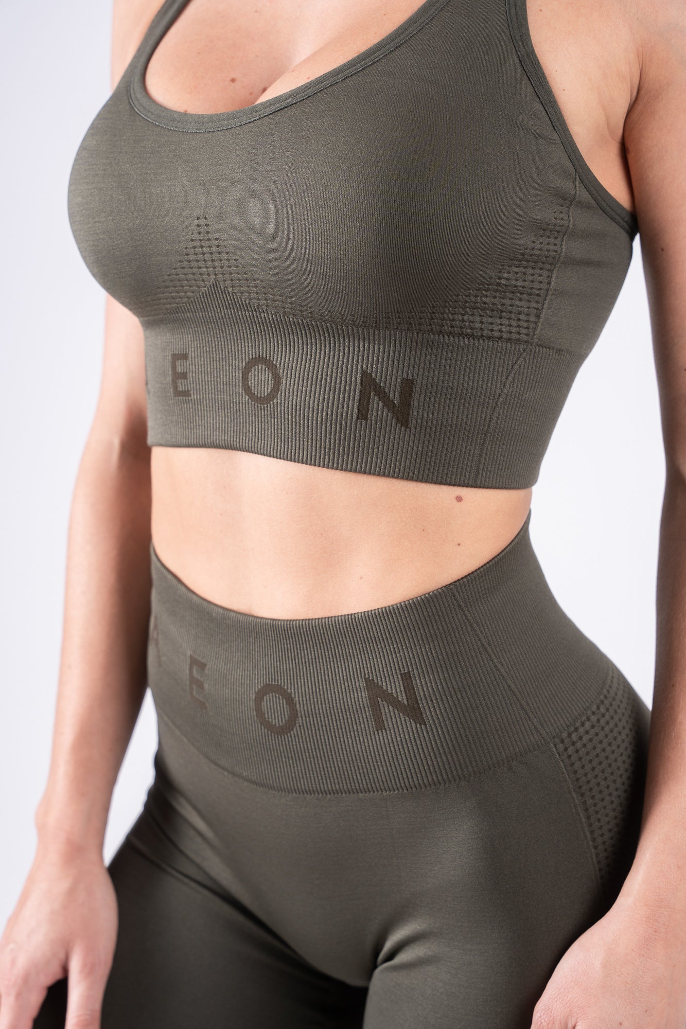ELEVATE SEAMLESS LEGGINGS - Aeon Athletics
