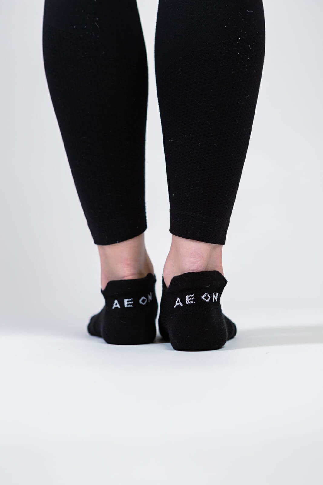 ESSENTIALS ANKLE SOCKS - Aeon Athletics