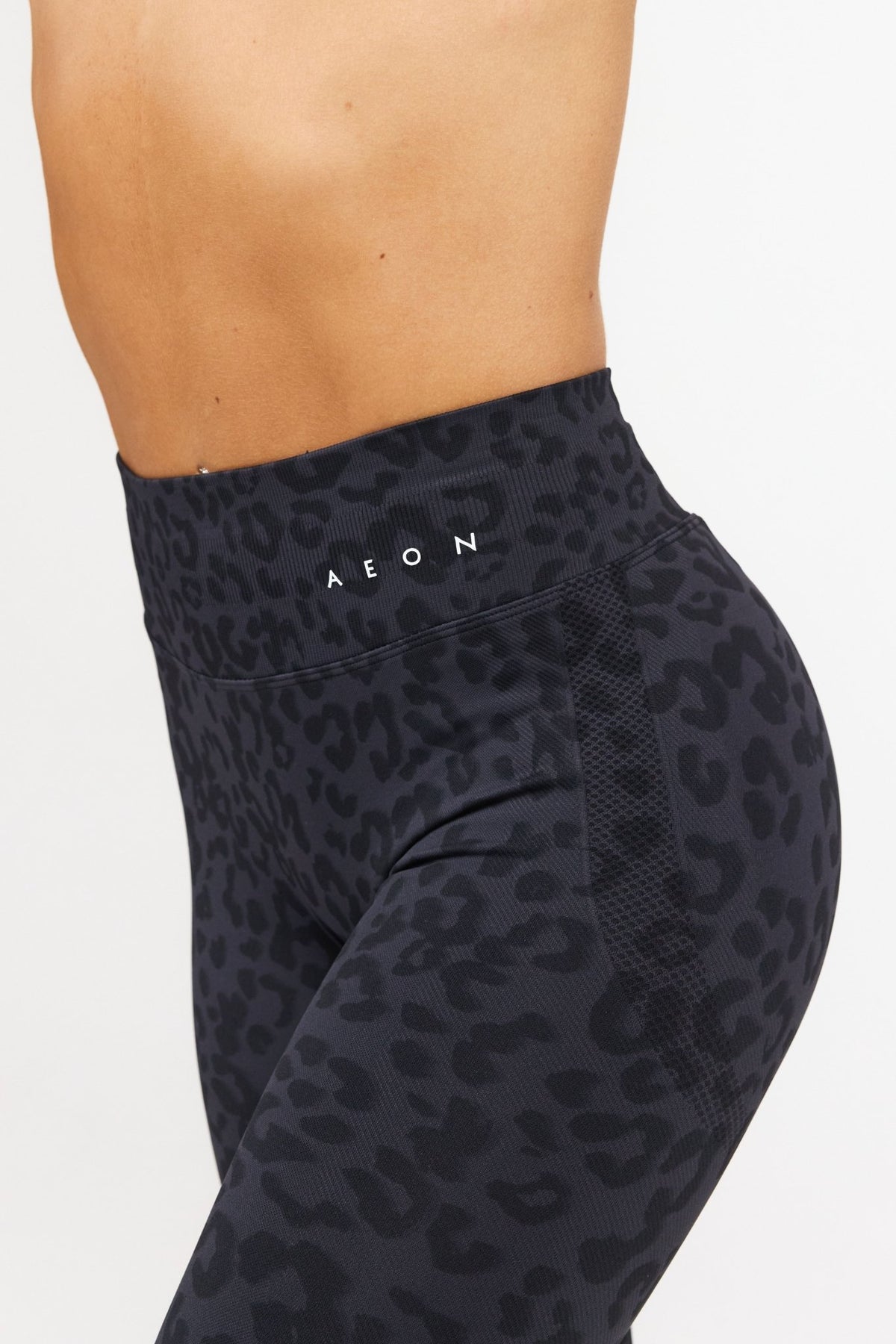 MOTION LEO MID WAIST SCRUNCH CAPRI TAJICE V2