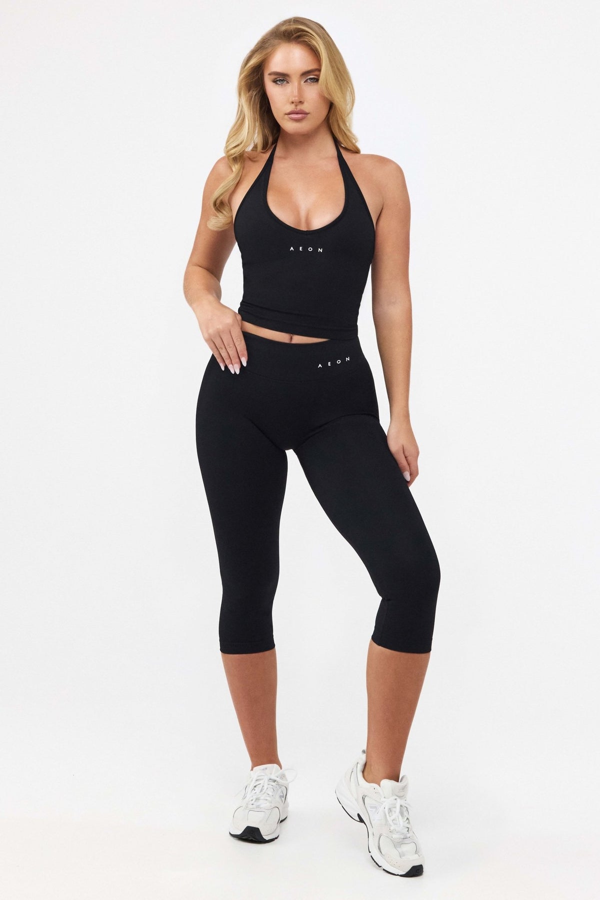 MOTION MID WAIST SCRUNCH CAPRI LEGGINGS V2 - Aeon Athletics