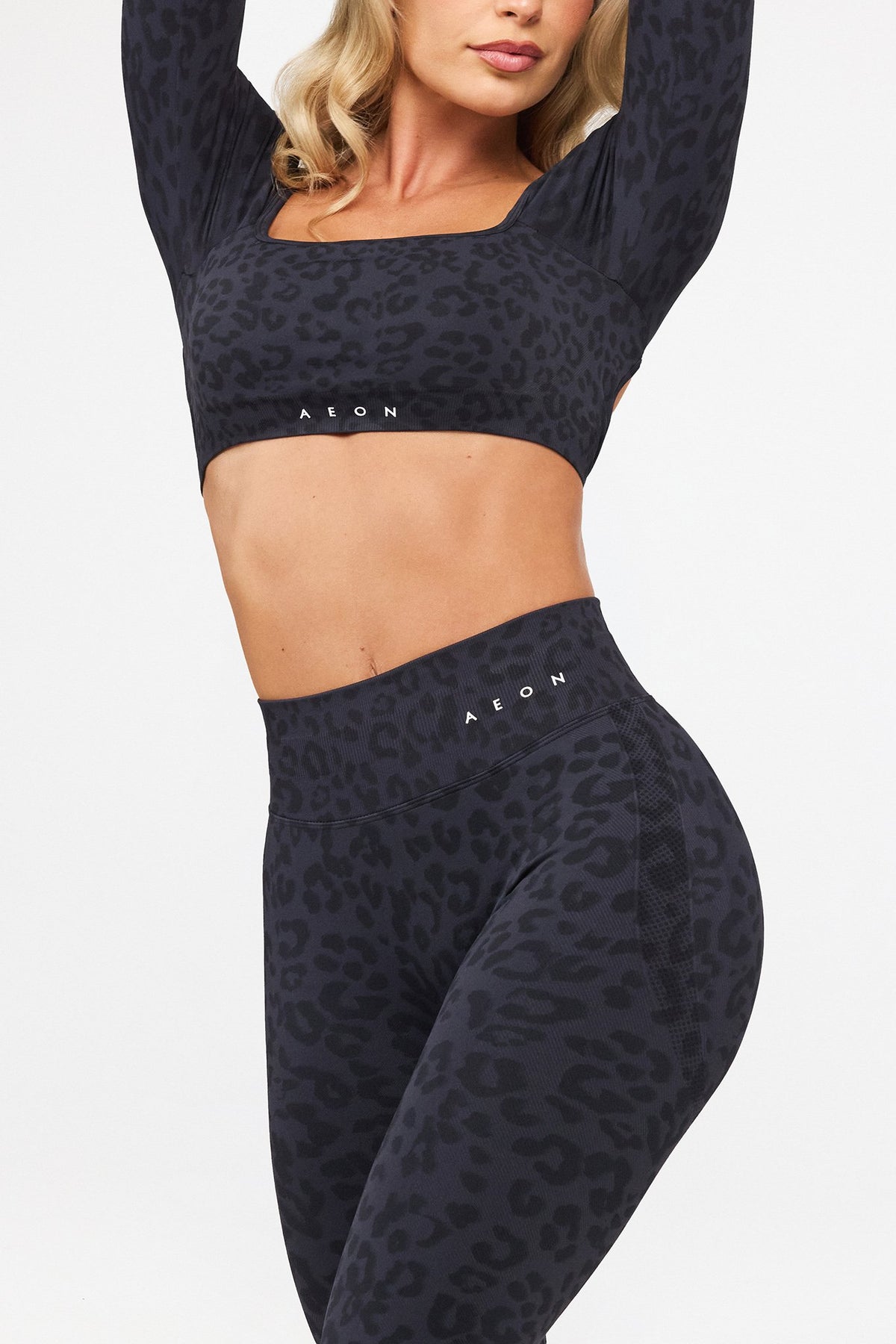 MOTION LEO MID WAIST SCRUNCH FLARED TAJICE V2