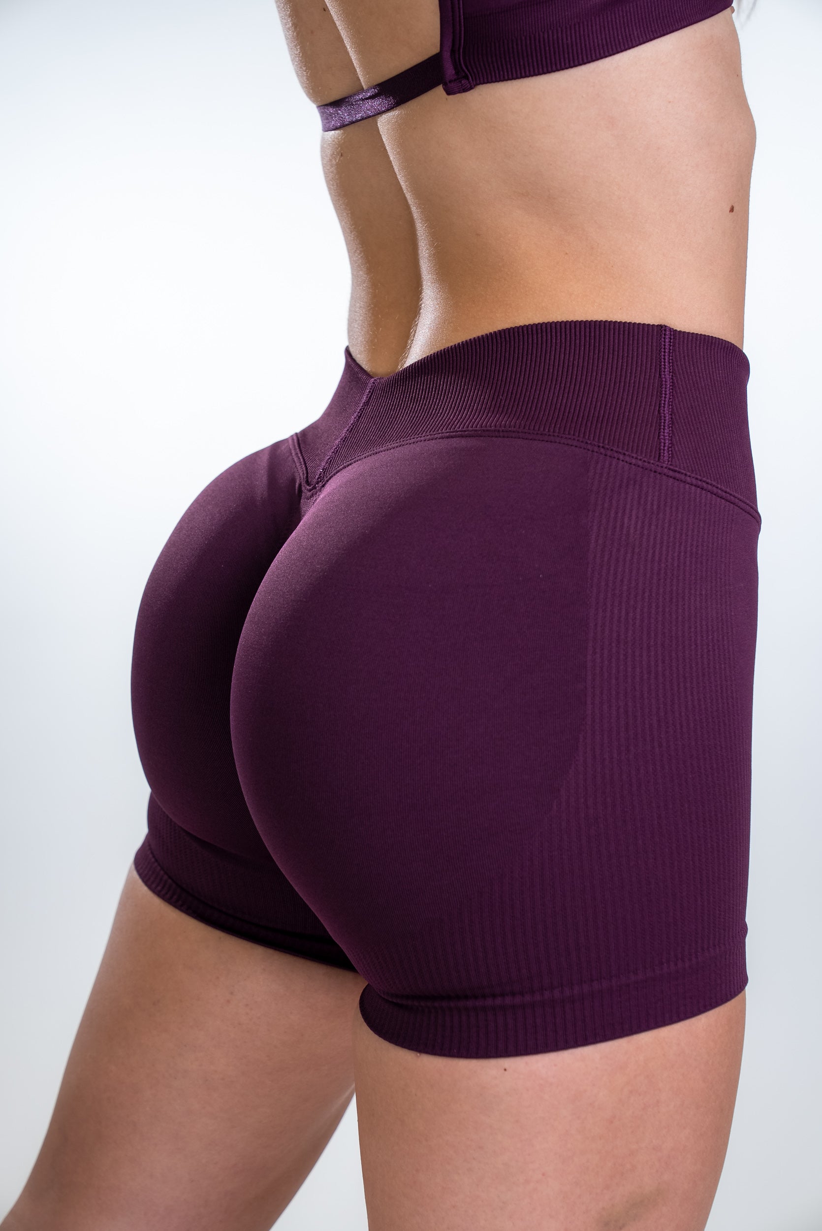 DEFINE V-BACK SCRUNCH KRATKE TAJICE