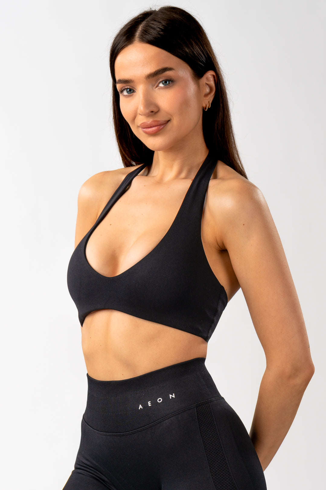 MOTION BEŠAVNI HALTER NECK GRUDNJAK V2