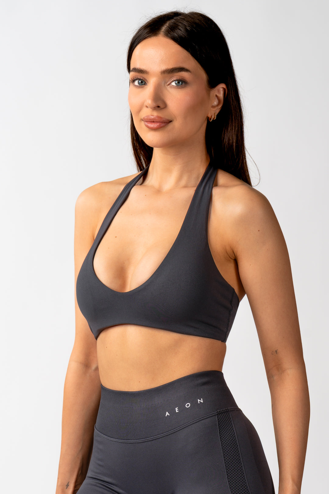MOTION BEŠAVNI HALTER NECK GRUDNJAK V2