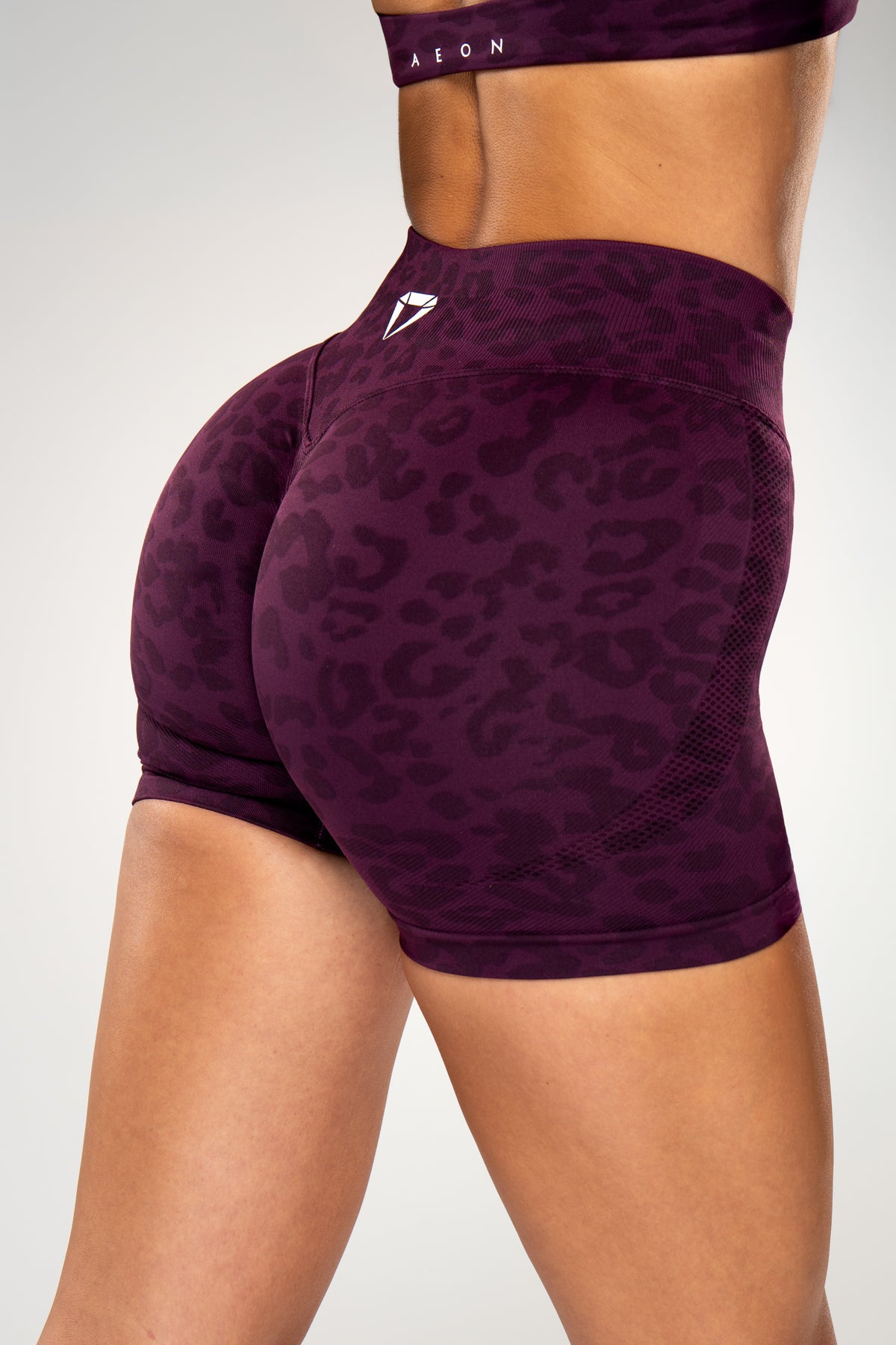 MOTION LEO MID WAIST SCRUNCH KRATKE TAJICE V2