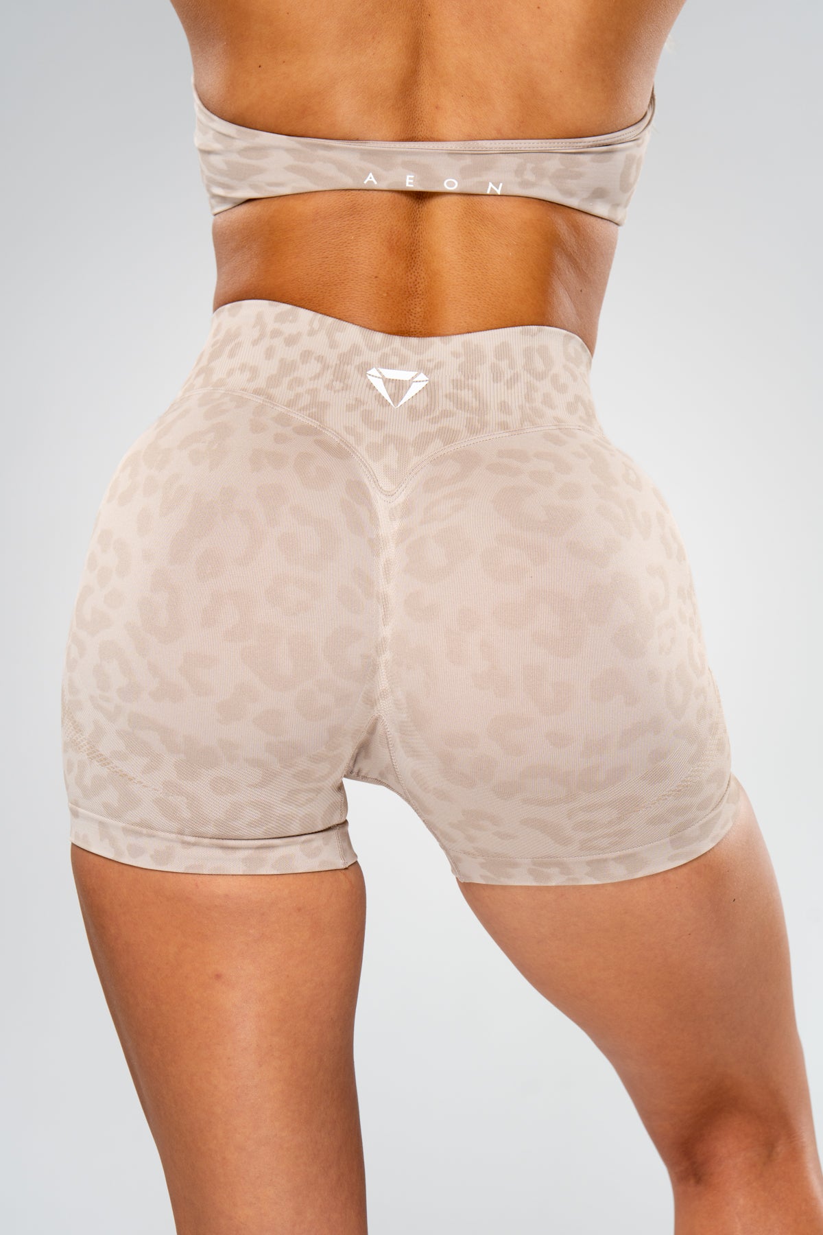 MOTION LEO MID WAIST SCRUNCH KRATKE TAJICE V2