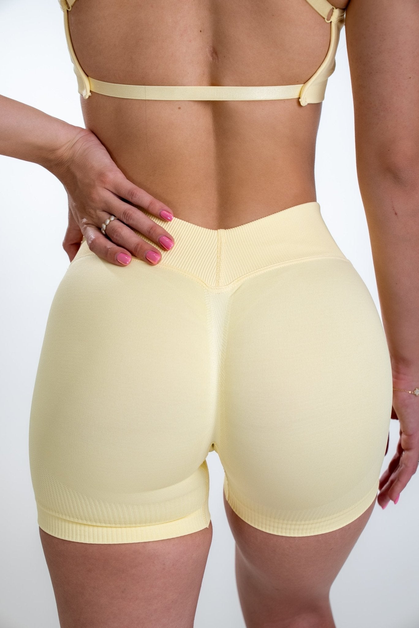 DEFINE V-BACK SCRUNCH SHORTS - Aeon Athletics