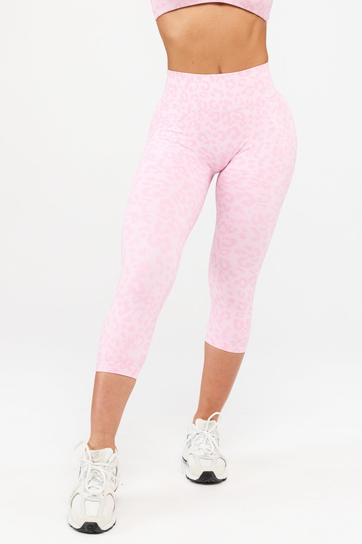 MOTION MID WAIST SCRUNCH CAPRI TAJICE V2