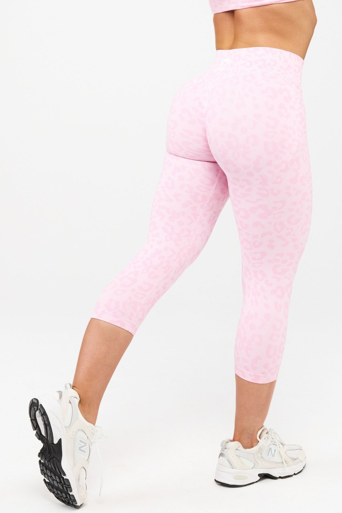 MOTION MID WAIST SCRUNCH CAPRI TAJICE V2
