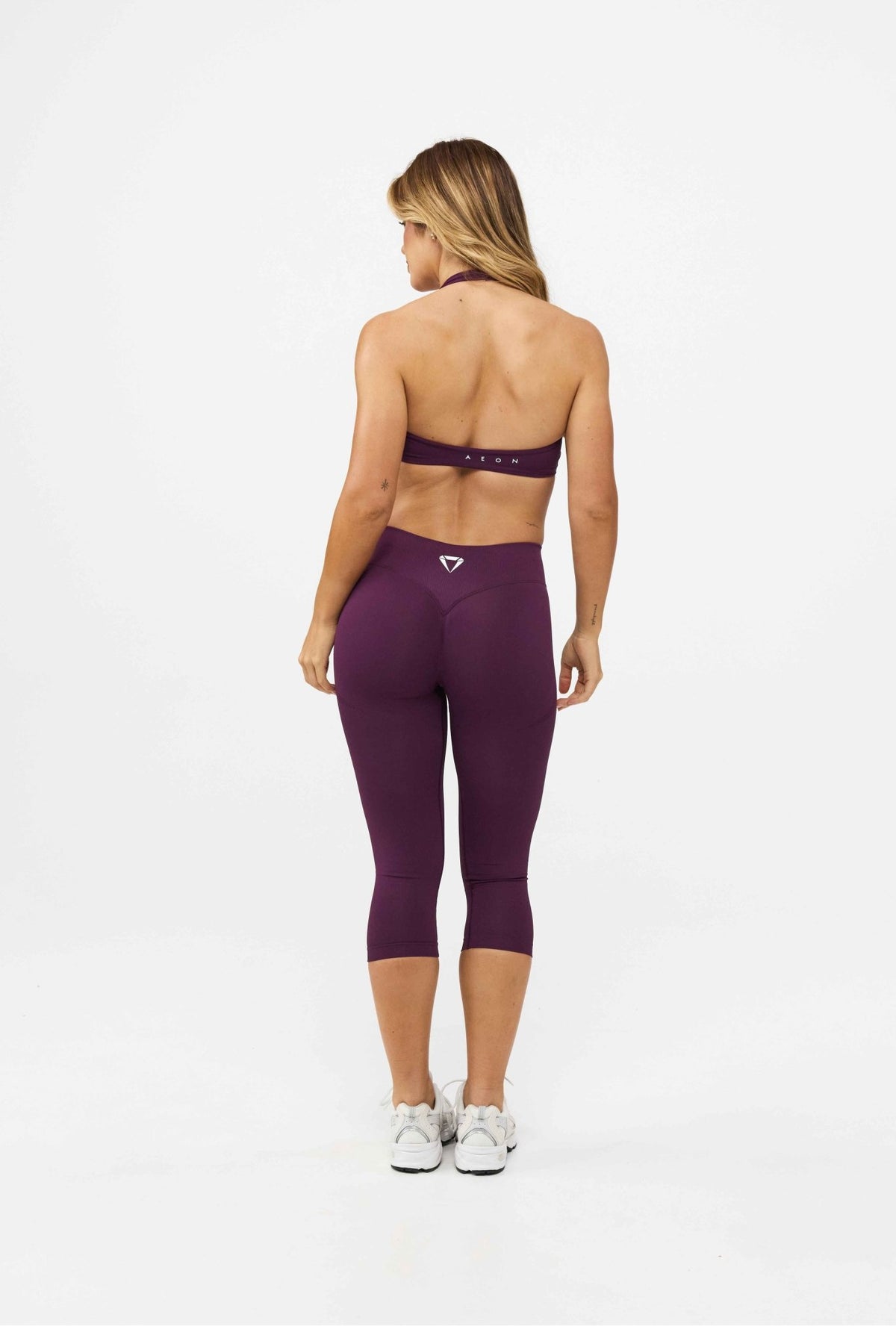 MOTION MID WAIST SCRUNCH CAPRI LEGGINGS V2 - Aeon Athletics