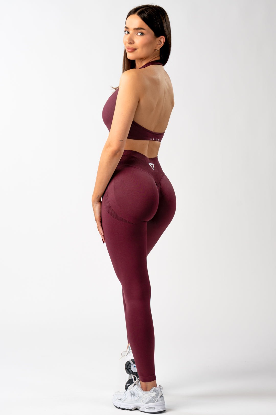 MOTION SEAMLESS HALTER NECK BRA V2 - Aeon Athletics