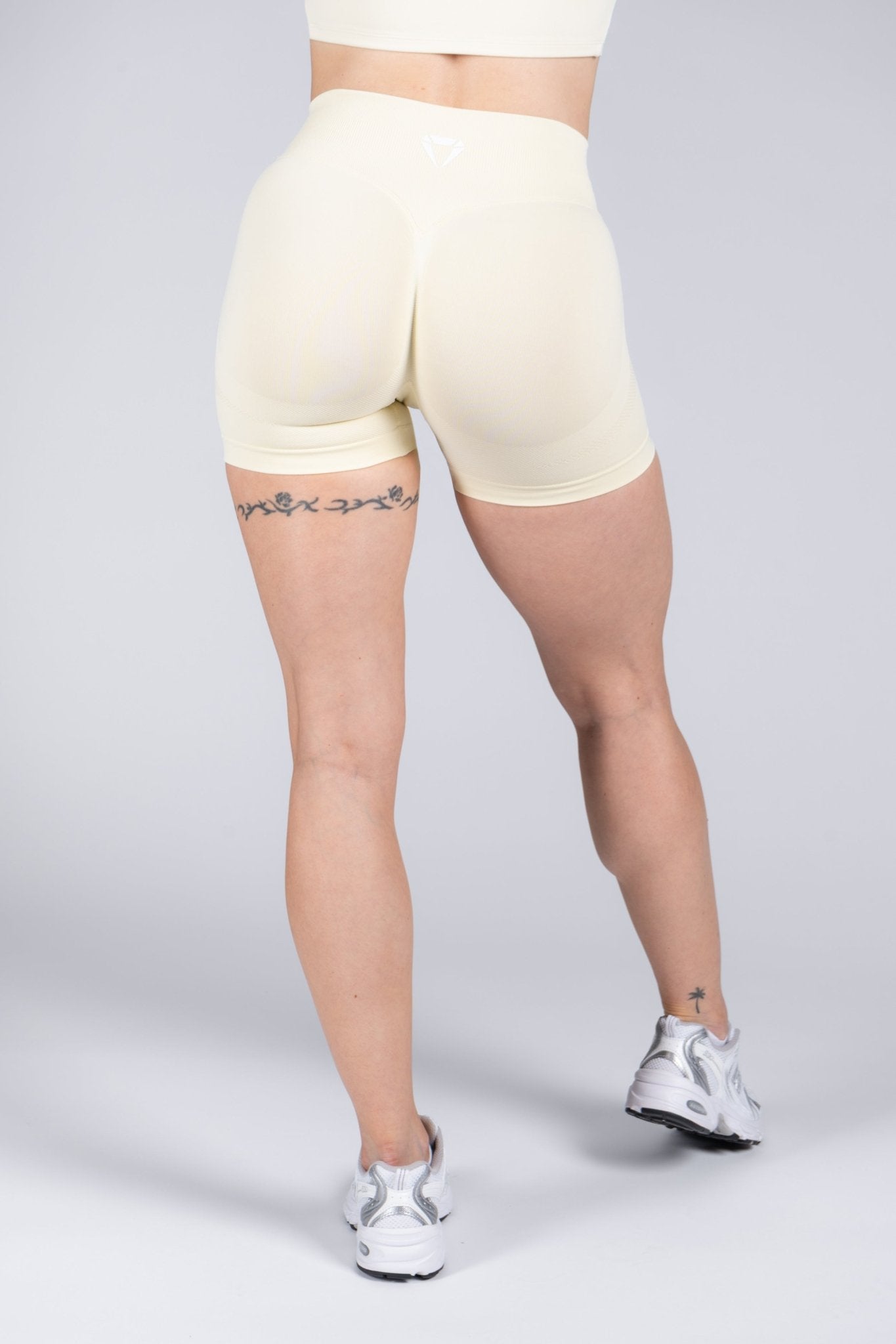 MOTION SEAMLESS SHORTS V2 - Aeon Athletics